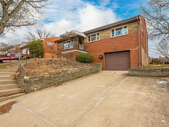 3rd image of 126 Woodhall Dr