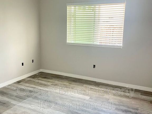 5th image of 2771 Royal Palm Ave APT 1