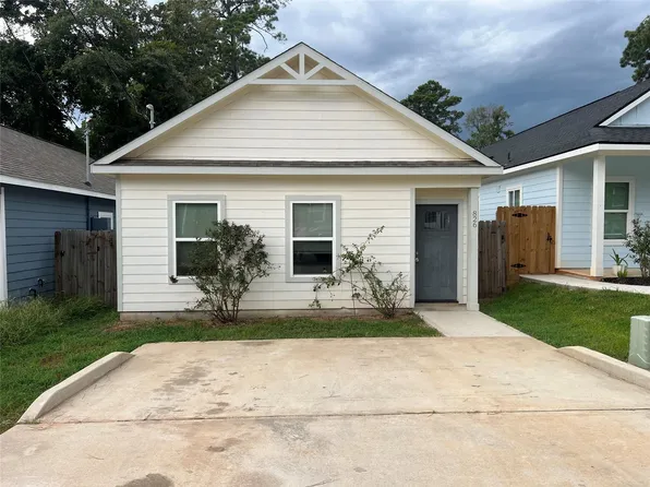 826 Omeara, Montgomery, TX 77316