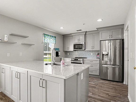 5th image of 131 Butkus Dr. #2