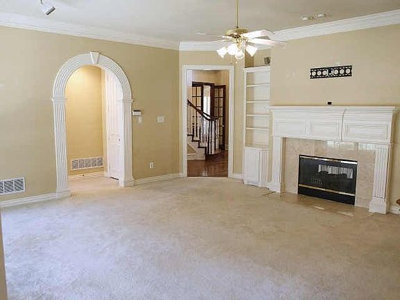 4th image of 5640 Dunlap Ct