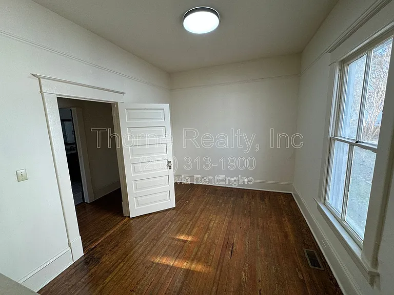 322 S Pearl St — Photo 8