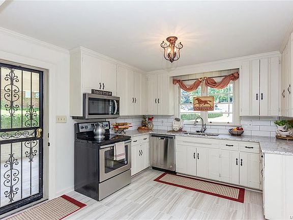 3rd image of 3415 Prince George Dr