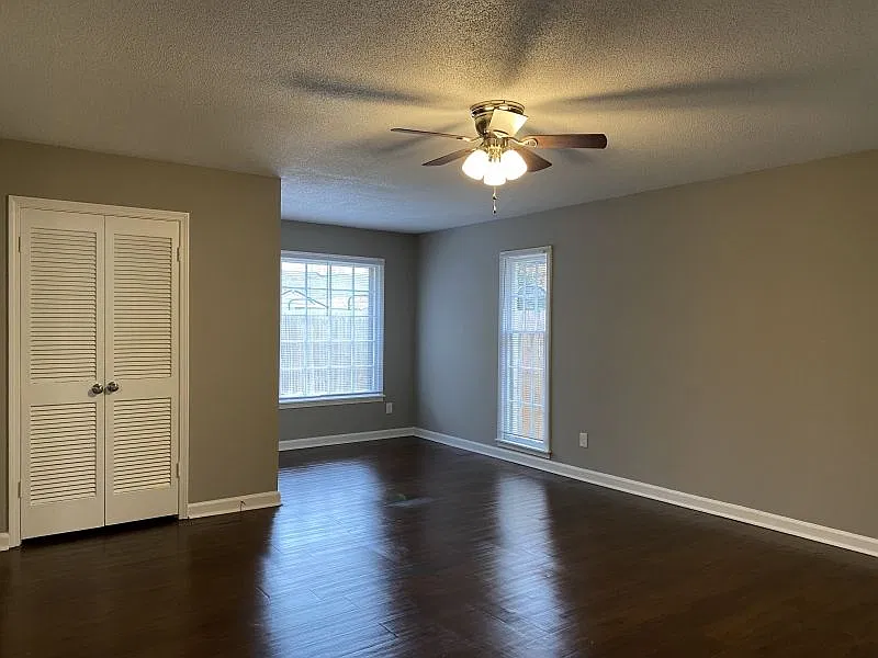 5234 Knight Arnold Rd — Photo 2