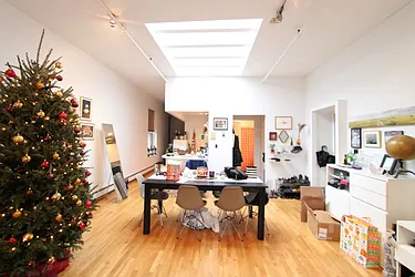 Rented by Level Group