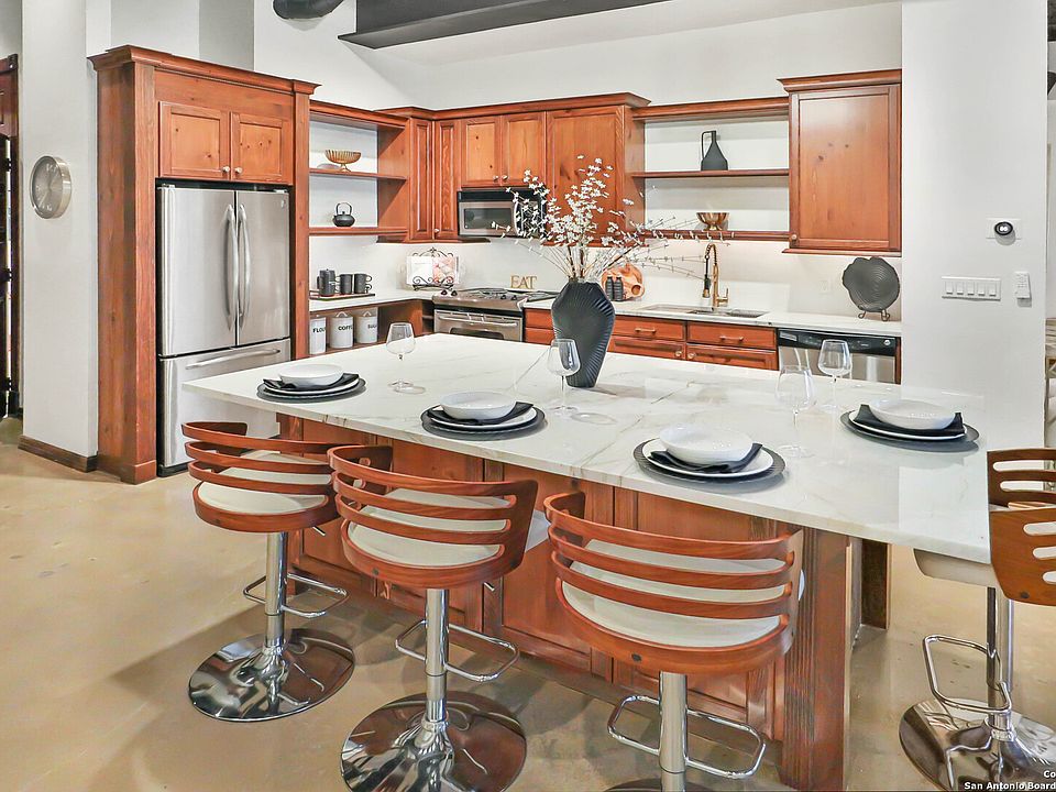 1st image of 214 E TRAVIS ST #203