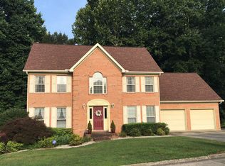 1113 Olde Pine Dr, Hurricane, WV 25526