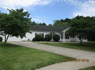 1595 Pinion Ct, Columbus, IN 47201