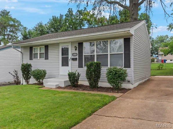 208 Floralea Pl, Saint Louis, MO 63127