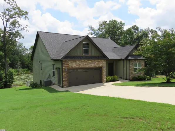 73 Lebanon Ct, Greer, SC 29651