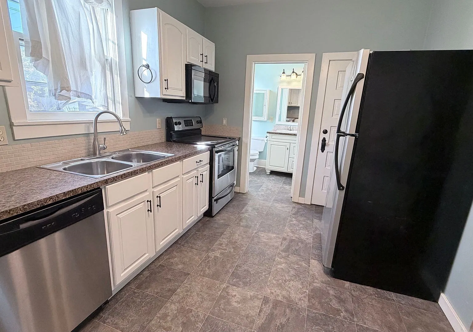 Charming home Corbin Park area 2 bed/1.5 bath — Photo 2
