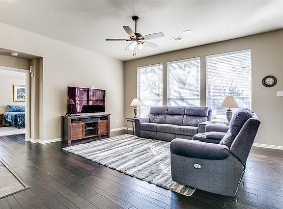 5th image of 3701 Sidney Ln