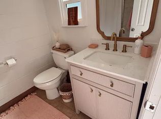 2203 Lake Shore Dr, Nokomis, FL 34275
