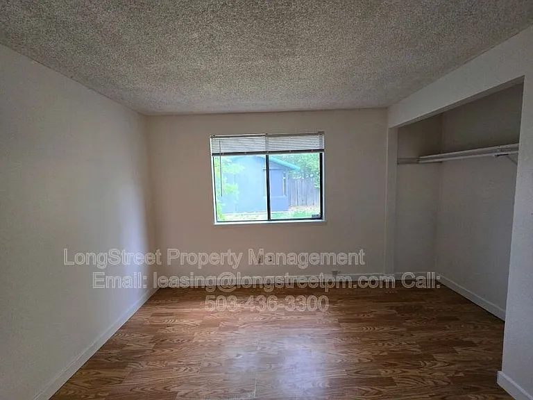 2711 Newton St — Photo 10