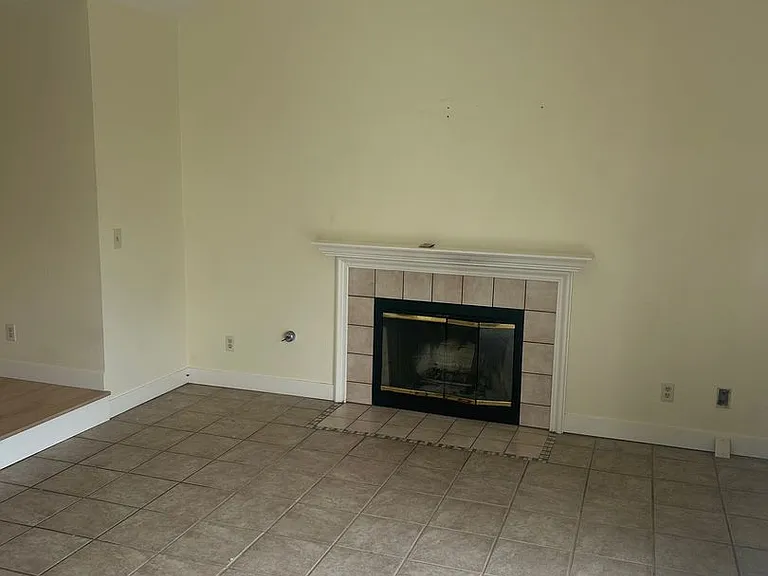 7671 Church St #B — Photo 4