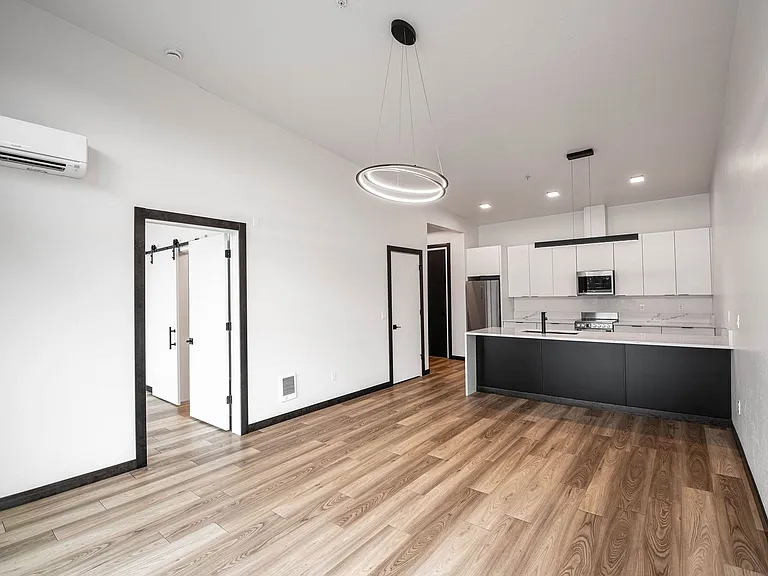 821 N 4th St #307 — Photo 24