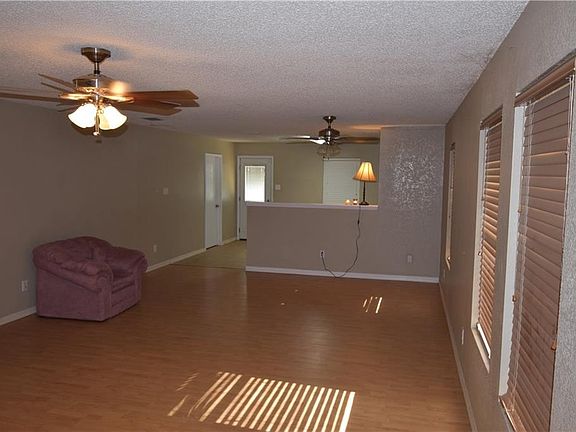 2nd image of 322 Quail Crossing Dr