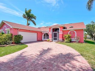 2717 SW 37th Ter, Cape Coral, FL 33914