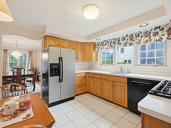 4th image of 3301 Maple Brook Rd #301