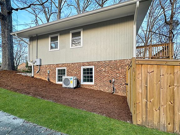 3rd image of 1124 Hardimont Rd