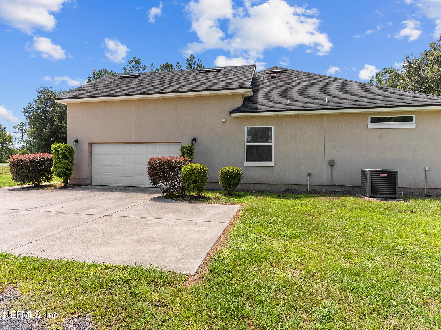 4 bed, 4.0 bath, 2528 sqft, $3,200 — Photo 3