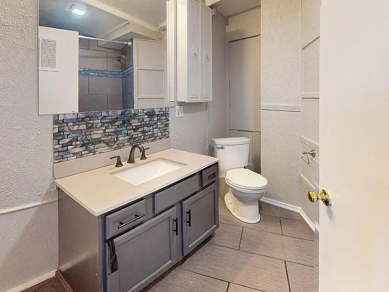 2550 Elyria Ave — Photo 19