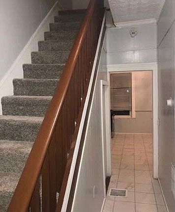 3rd image of 48 Hammond St