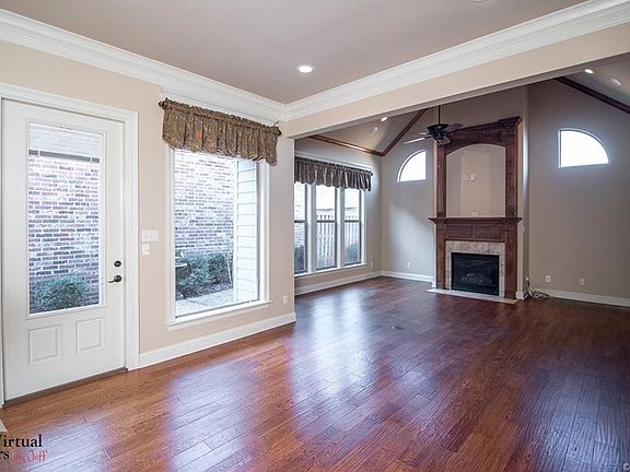 5th image of 104 Arbor Pl