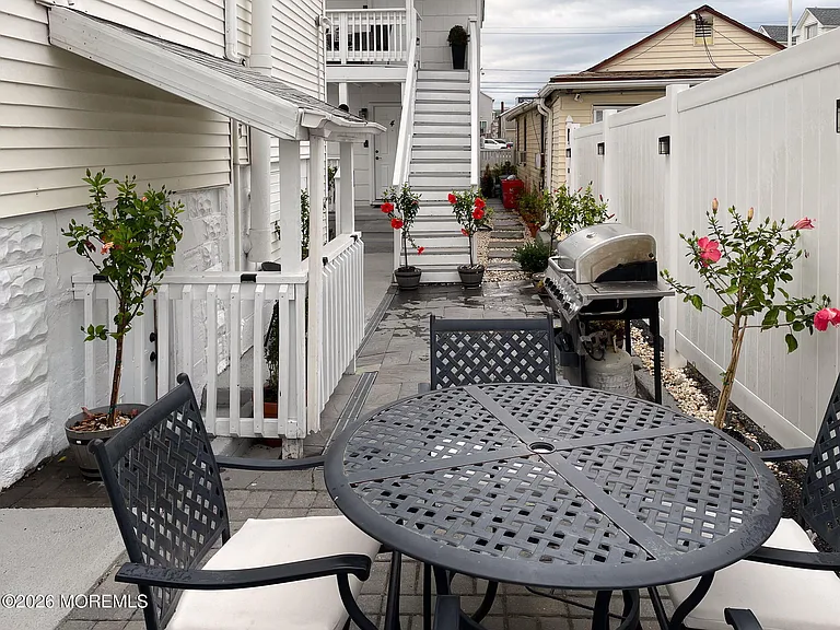 32 Franklin Ave — Photo 14