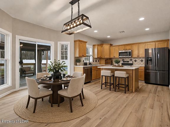 5th image of 112 Blackberry Ln