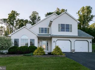 401 Kingston Dr, Douglassville, PA 19518