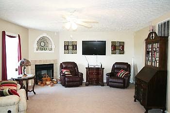 3rd image of 103 Dusky Willow Dr