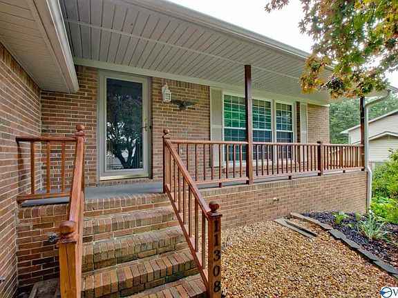 3rd image of 11308 Mountaincrest Dr SE