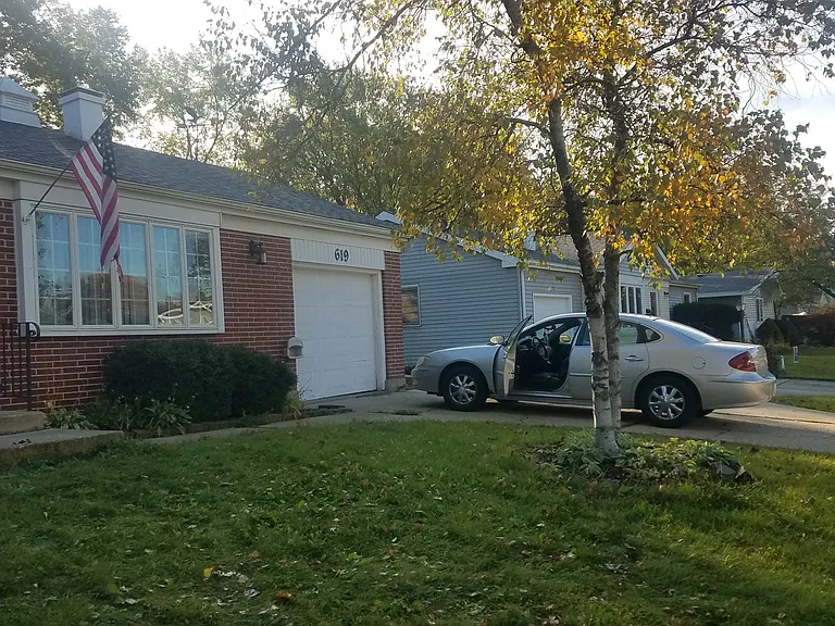 619 Sussex Ln #1 — Photo 1