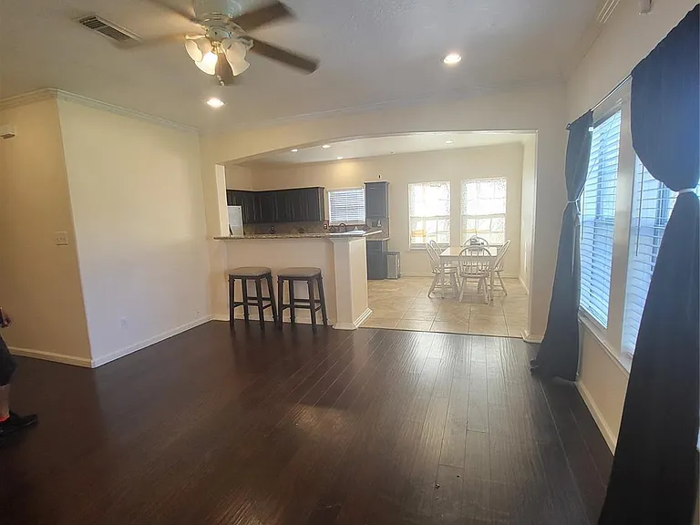 1904 Kansas St — Photo 12