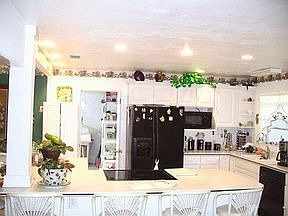 2nd image of 606 Indian Lilac Rd