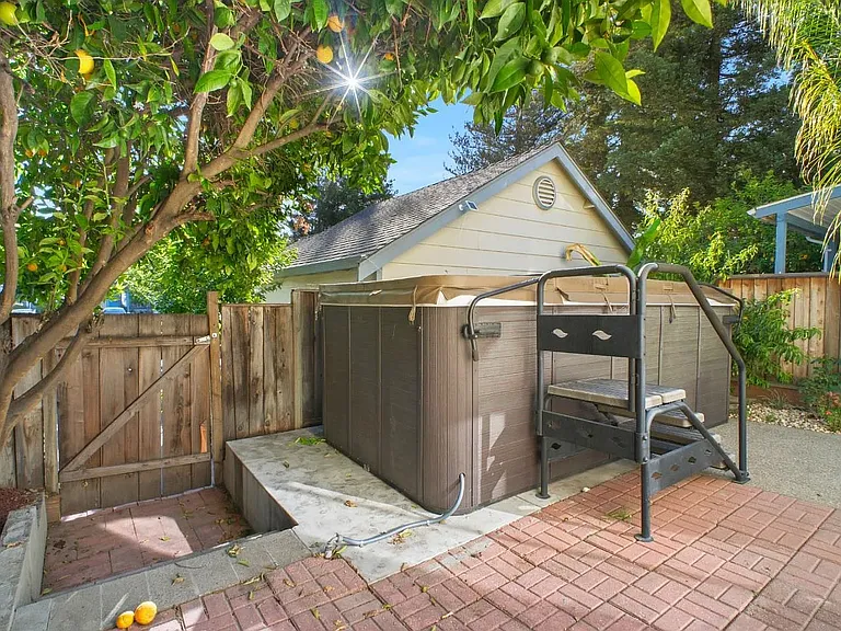 1796 Lucretia Ave — Photo 25
