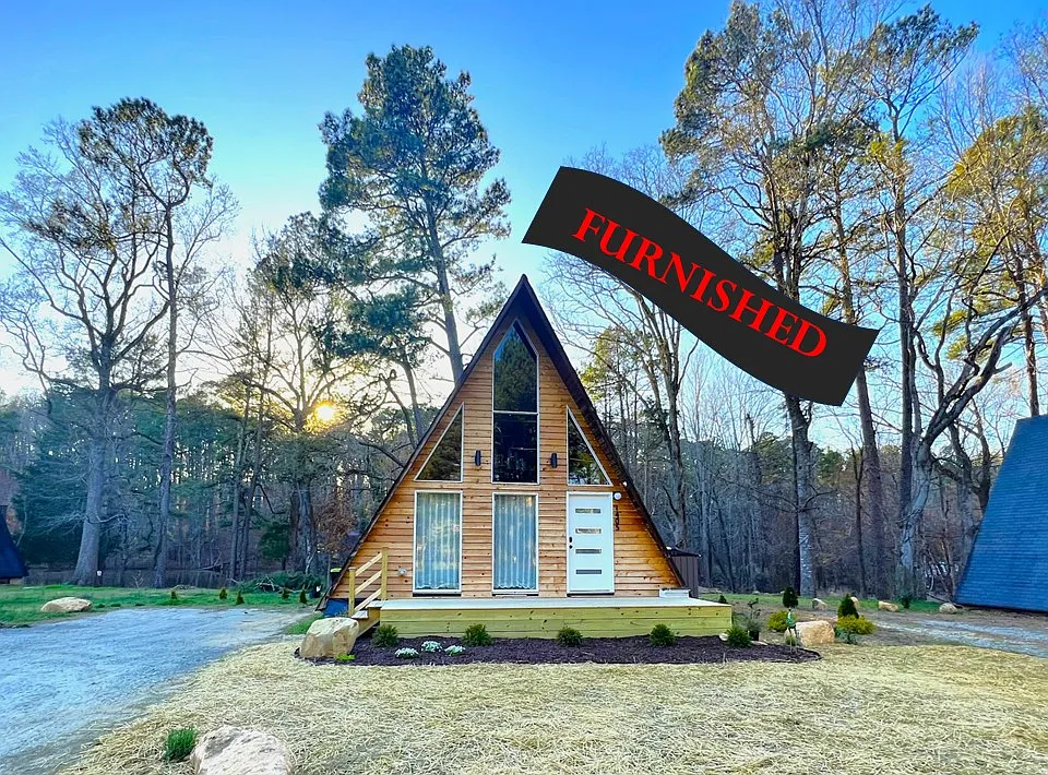 1405 Manns Chapel Rd