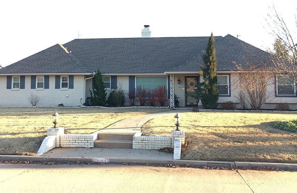 1st image of 3000 Huntleigh Dr