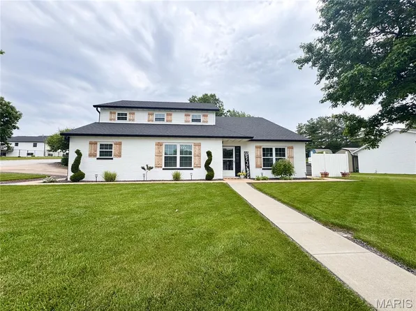123 Clover Rd, Hannibal, MO 63401