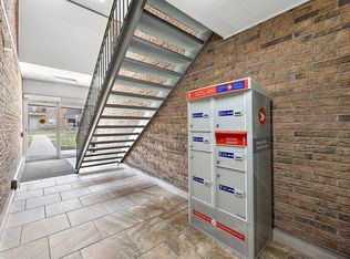 725 Wonderland Road South, London, ON N6K 1M1