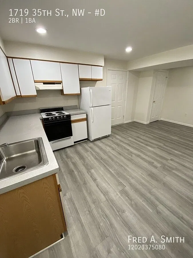 Charming Georgetown Two-Bedroom in Basement! — Photo 3