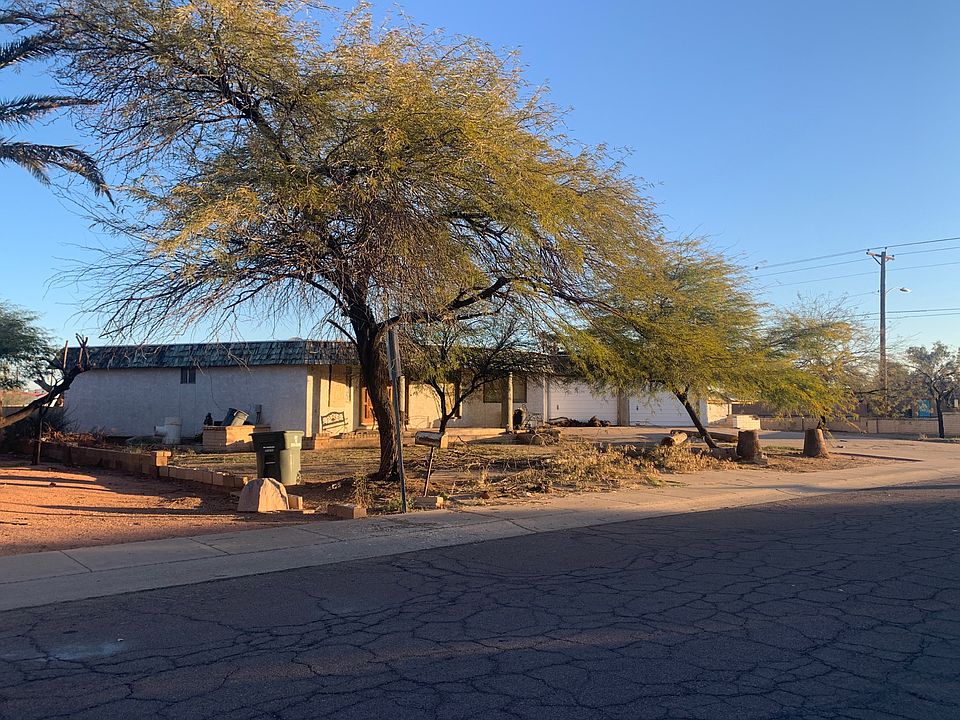 2nd image of 1014 E Sunset Dr