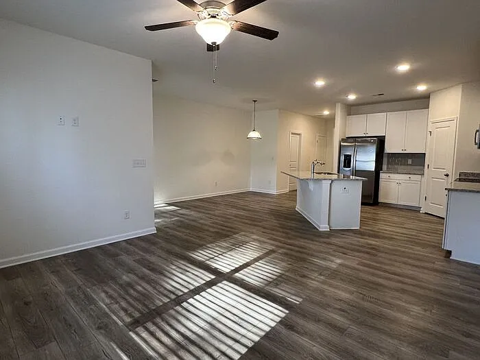 Building Photo - 128 Arbor Trl