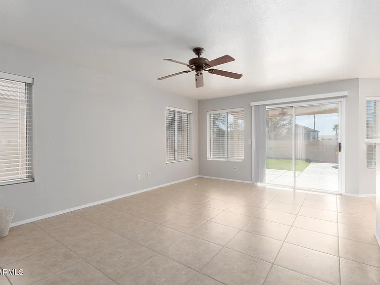 3611 E Windmere Dr — Photo 16
