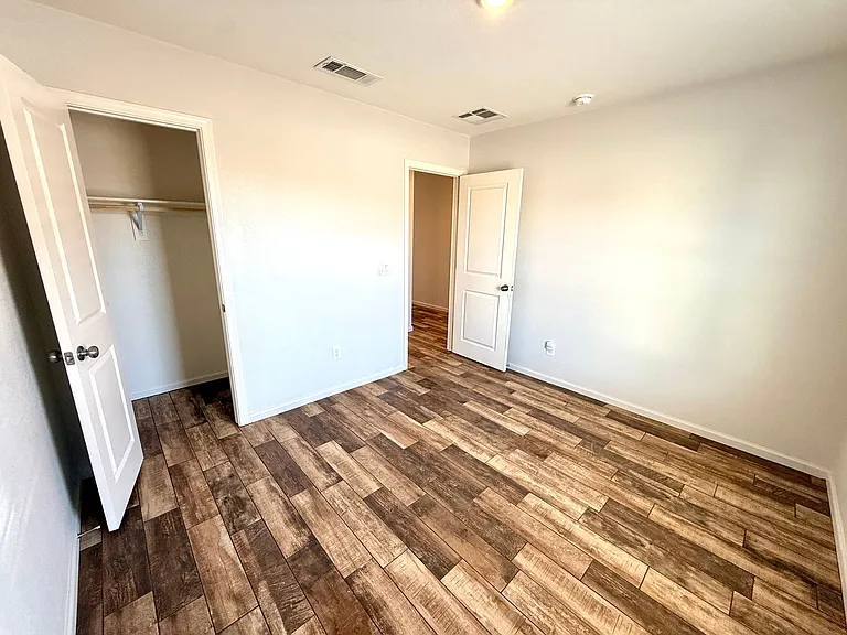 2208 E Clear Creek Dr — Photo 18