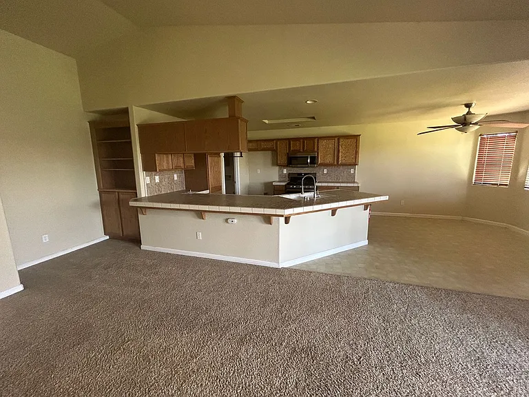 2416 Glacier Way — Photo 2