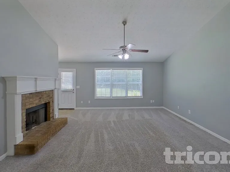 65 Cranbrook Ct — Photo 4