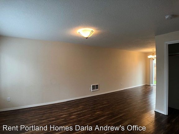 3rd image of 8122 SE Ramona St #8337068