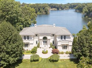 3708 Wild Rose Ln NE, Grand Rapids, MI 49525